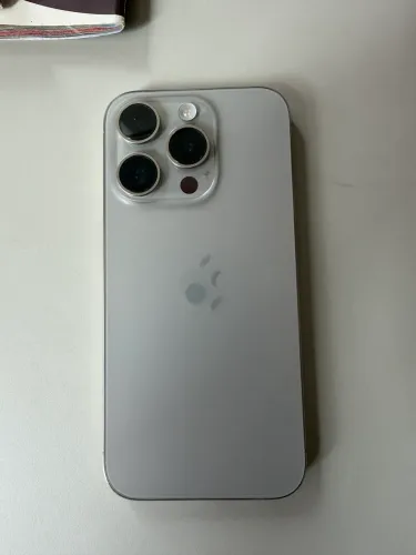 iPhone 15 pro, natural titânio, 512gb. 