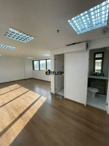 Sala comercial para locação no Edifício Beta Trade  Bethaville, Barueri | 33m², 2 banheiro