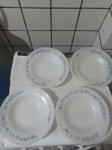 4 PRATOS FUNDOS VIDRO OPALINADO ANTIGOS