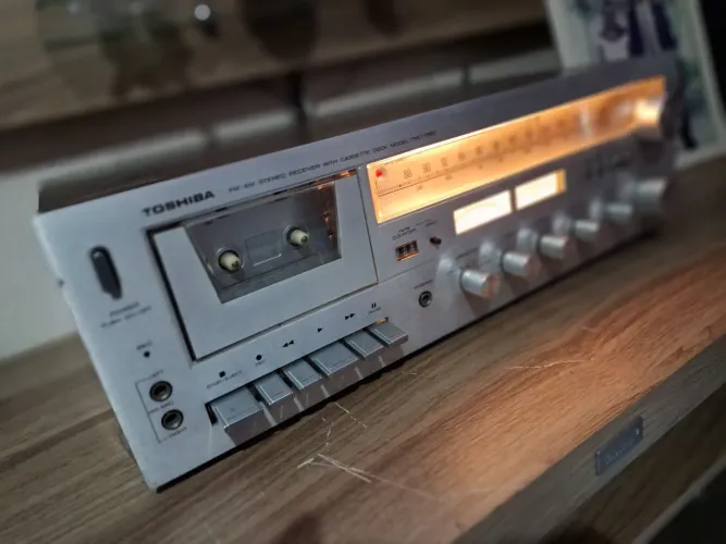 Receiver Toshiba TMC-7560  Fm Am e tape