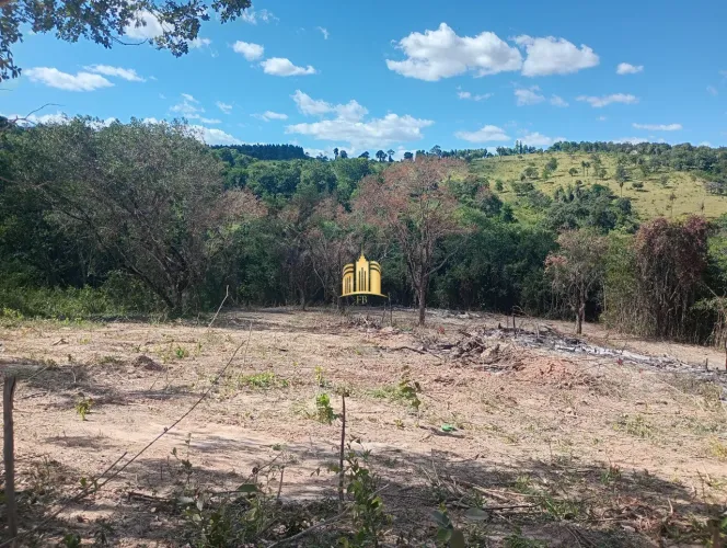 Chácara à Venda Encontro das Águas: Vista Definitiva, Plano e Próximo à BR-060!