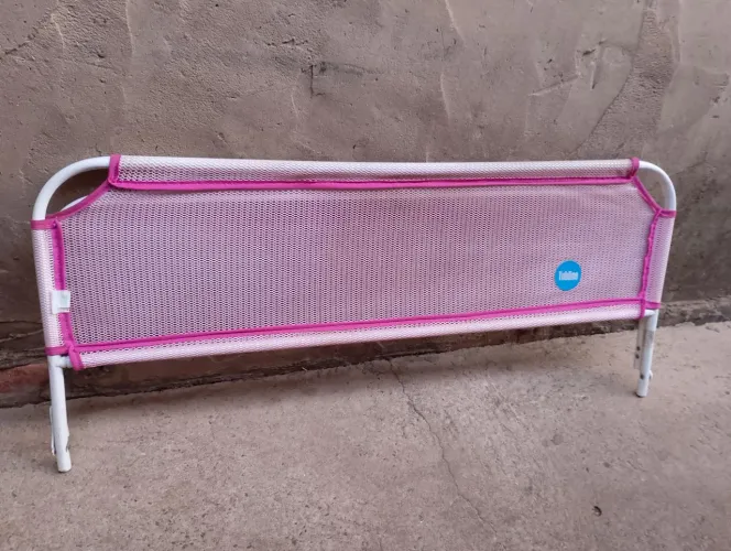 Tela de proteção para cama infantil