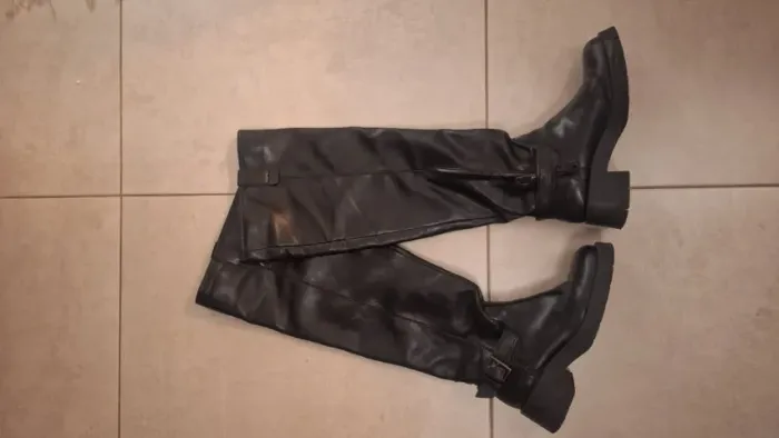 bota zara cano alto preta