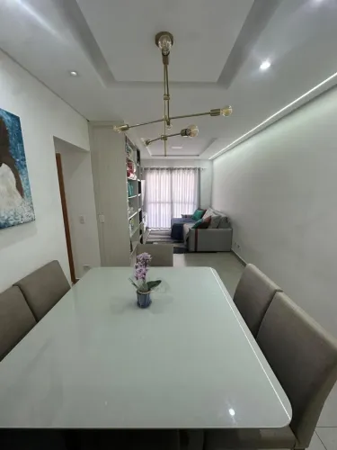 Vendo mesa + 6 cadeiras