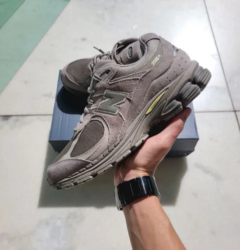 Tênis New Balance 2002