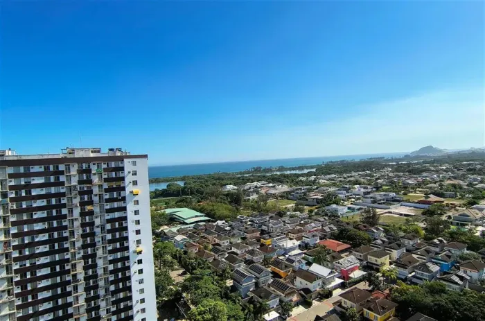 Apartamento Mobiliado na Barra da Tijuca: Vista Livre, Lazer e Conforto!