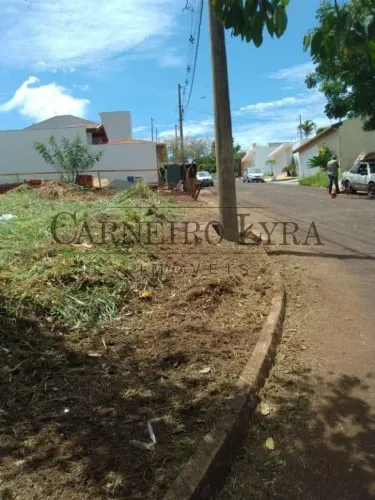 Terreno à venda em Jaú-SP, Jardim Campos Prado II, com 328m² de área. Adquira já o seu!