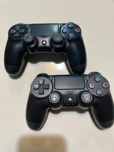 PS4 slim 500gb + fone gamer longitech g633