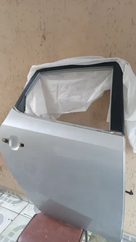 Porta traseira i30 2.0 usada original , peça ótima sem massa e alinhada.