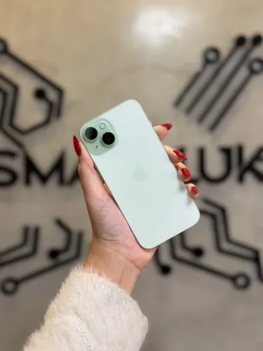 iPhone 15 Green - 256GB (COM NOTA E GARANTIA)