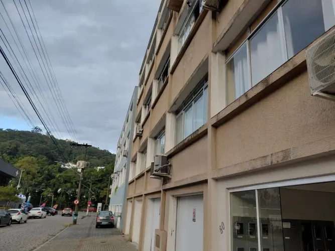 Alugo Kit Net para 1 pessoa mobiliada no Centro De Joinville perto do Banco do Brasil