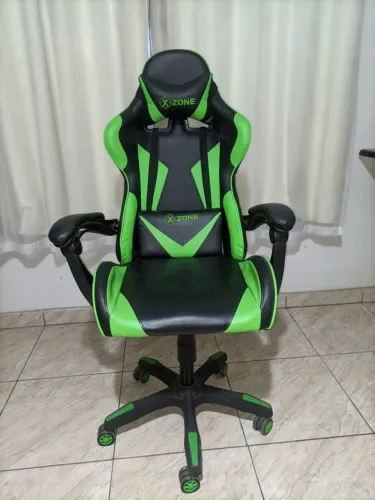 Cadeira gamer marca Xzone cor verde