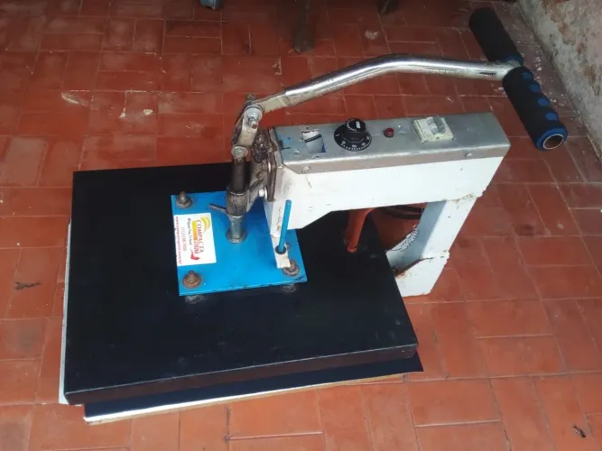 Vendo prensa funcionando perfeitamente 