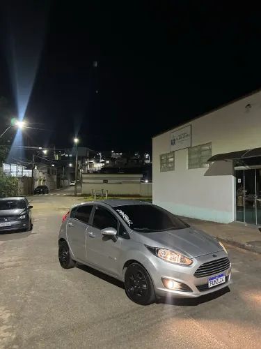 Ford Fiesta SE 1.6 8V Flex 5P 2014