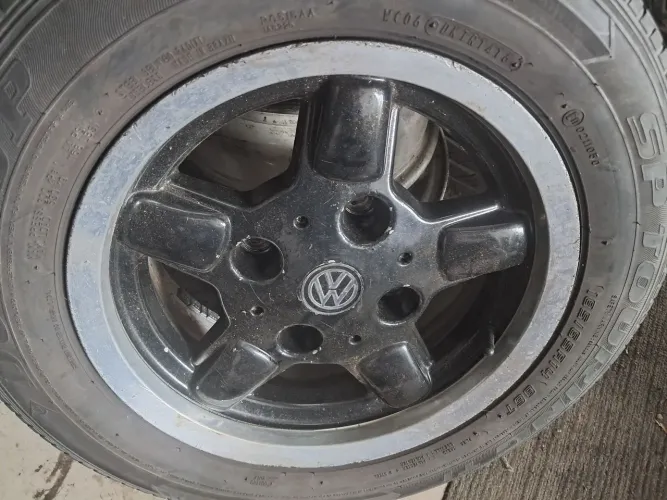 Rodas aro 14 Joly J295 Preta com borda diamantada com Pneus 185 65 14 usados 4x130 Vw jogo