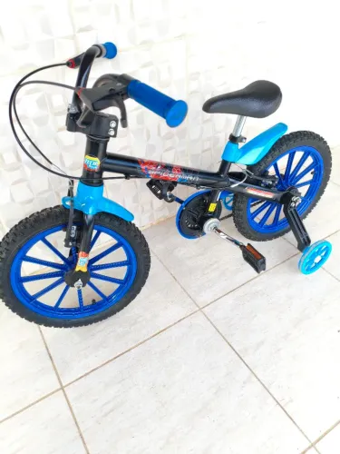 Bicicleta infantil semi-novo aro 16