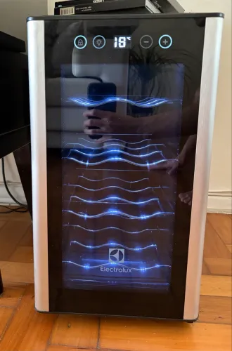 Adega Electrolux 12 garrafas