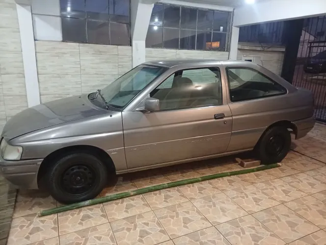 Ford Escort GLX 1.8i 8V 1996