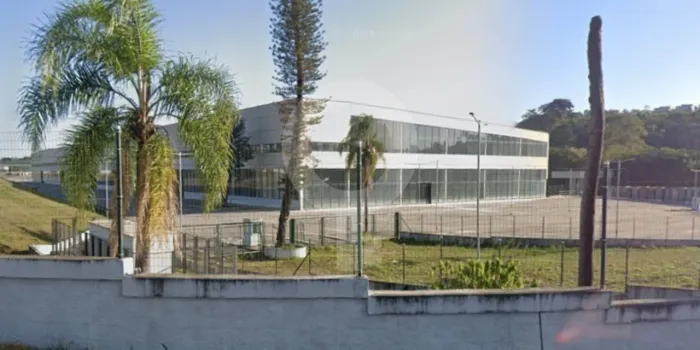 Galpão 20.000m² 800 vaga de garagens para locação em Atibaia