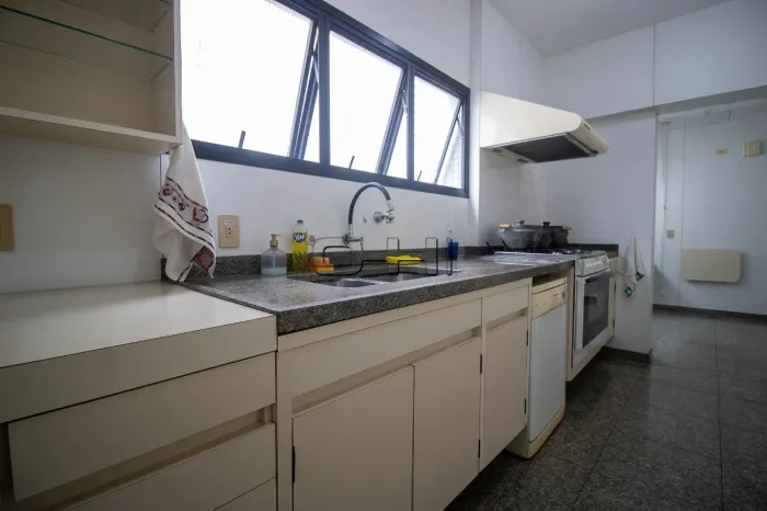 Venda Apartamento 3 Dormitórios - 215 m² Perdizes