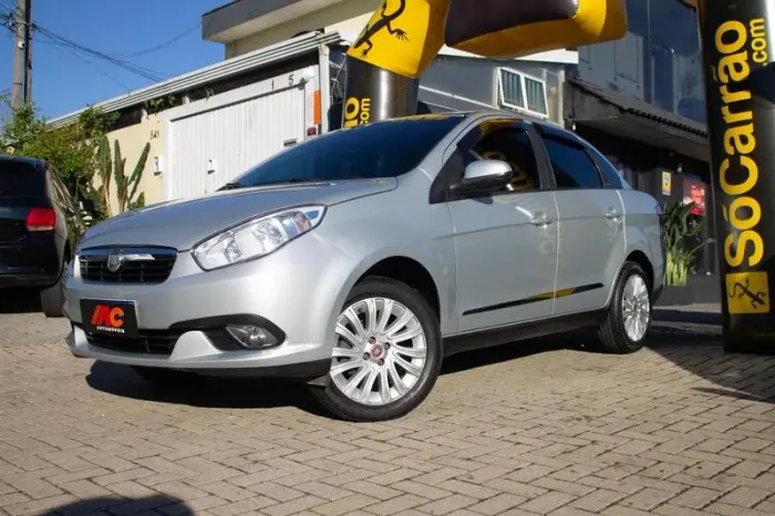 Fiat Siena Essence 1.6 Flex 16V 4P 2014