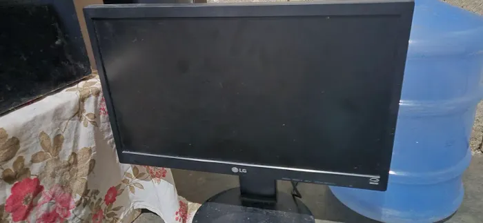 vendo monitor (pra vir buscar)