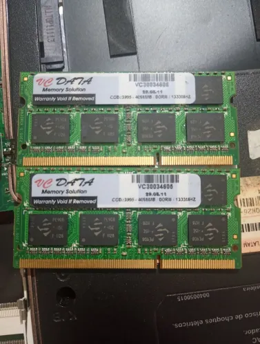  memórias para notebook, totalizando 8GB (2x4GB).