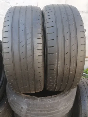 Pneu 215/55/18 Goodyear Efficient Grip - 80% Borracha, ótimo estado