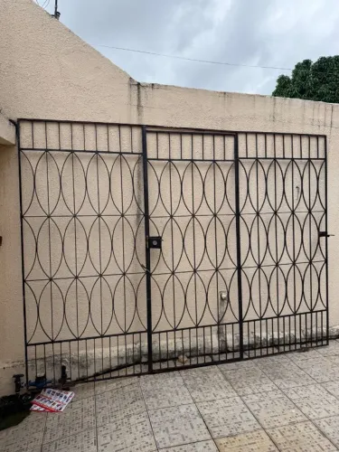 Portão de correr de ferro
