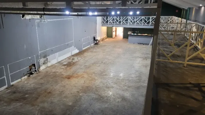 Galpão 400 M2º reformado para igreja, produtora, eventos, na vila Mangalot.