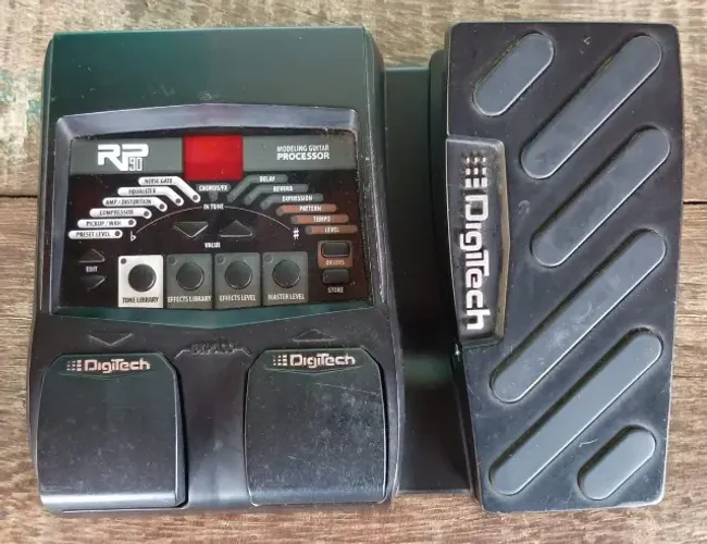 Pedaleira Digitech RP90