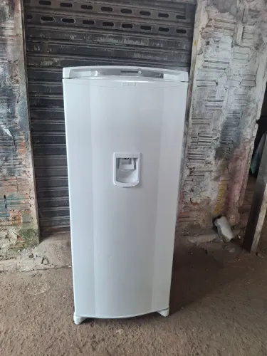 700$ geladeira usada frost free gelando. 