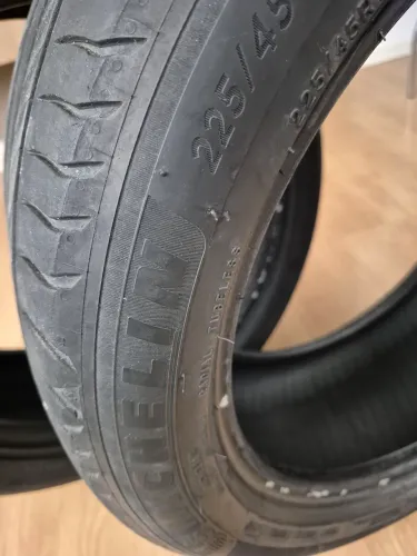 Pneu Michelin 225 45 17 