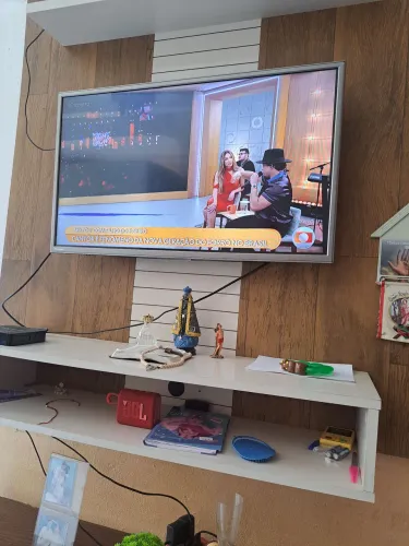 Vende-se essa televisão 32p valor 650,00