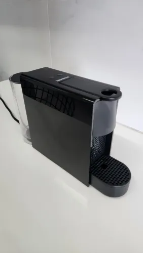 Cafeteira Nespresso Essenza Mini