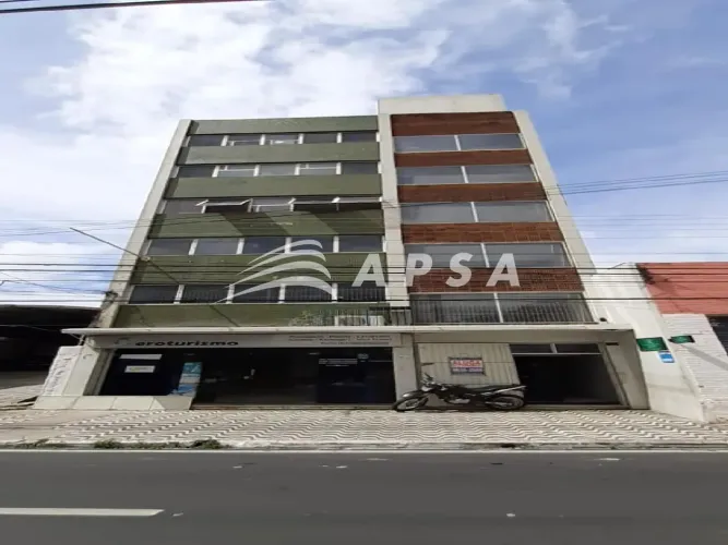 ÓTIMA SALA NO CENTRO. IMÓVEL TODO REFORMADO COM PISO EM CERÂMICA, PINTURA NOVA, UM BANHEIR