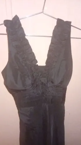 Vestido de Festa Preto Decote em V com Babados - Tam P/M