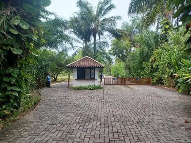 Terreno, entrada de Acú da Torre, Praia do Forte, 450 m² com projeto da casa