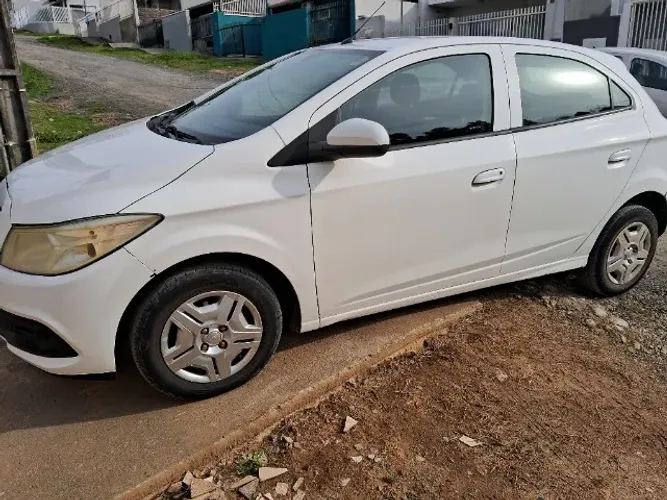 Chevrolet Onix Hatch LT 1.0 8V Flex Power Mec. 4P 2013