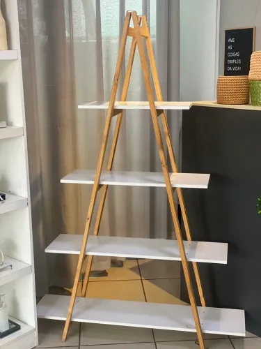 Estante modelo escada 
