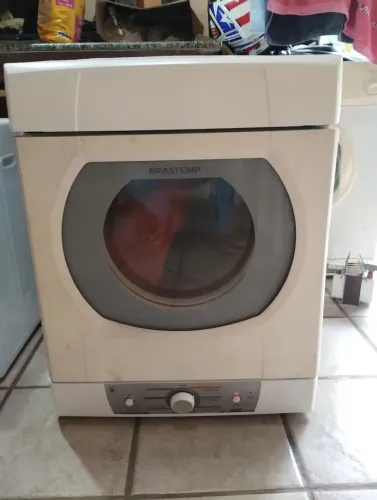 Vendo secadora Brastemp active 10 kilos, em bom estado, garantia de 60 dias