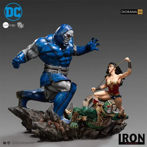 Mulher maravilha vs Darkseid 1/6 Iron Studios DC