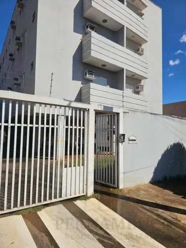 Apartamento de 3 dormitórios no Ed. Joli, Cidade Nova