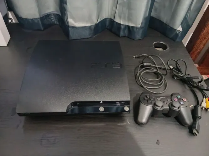 PlayStation 3 Slim Desbloqueado (HEN) + 1 Controle + Cabos - Impecável!