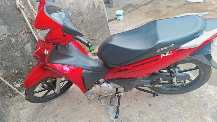 Moto avelloz semi nova 