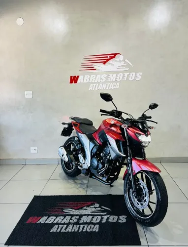 YAMAHA FZ25