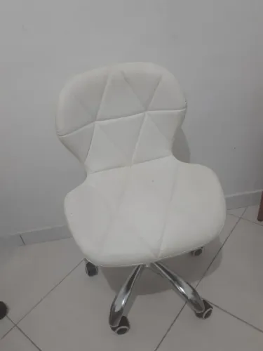 Cadeira de Escritório Eiffel Slim