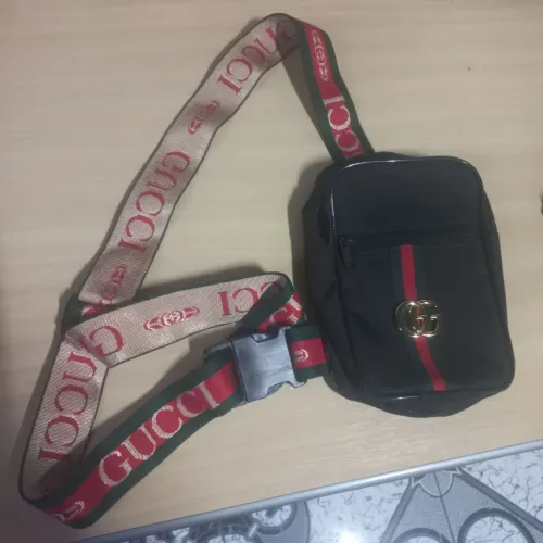 Bolsa de ombro da guci preta