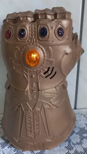 Brinquedo Manopla Eletrônica Do Thanos Marvel Guerra Infinita Hasbro