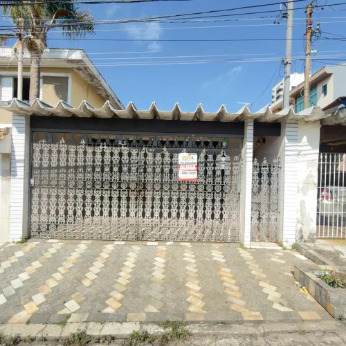CASA 03 DORMTS SENDO 02 SUITES, 01 VAGA